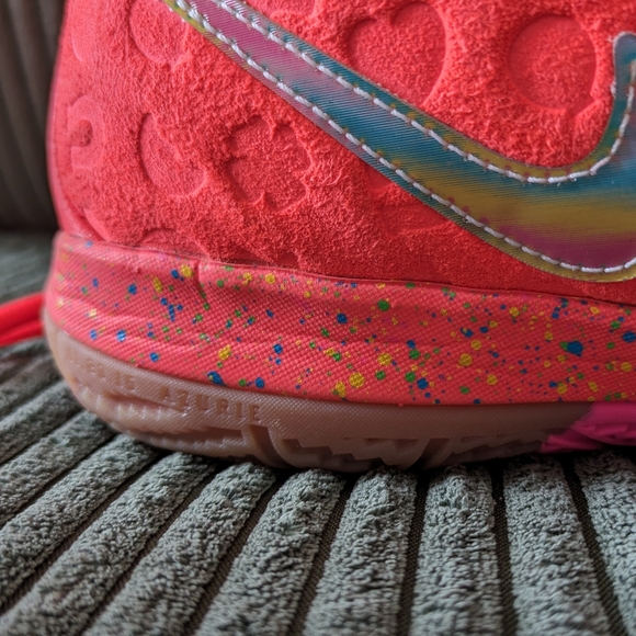 Nike Kyrie 4 Lucky Charms - Picture 9 of 9